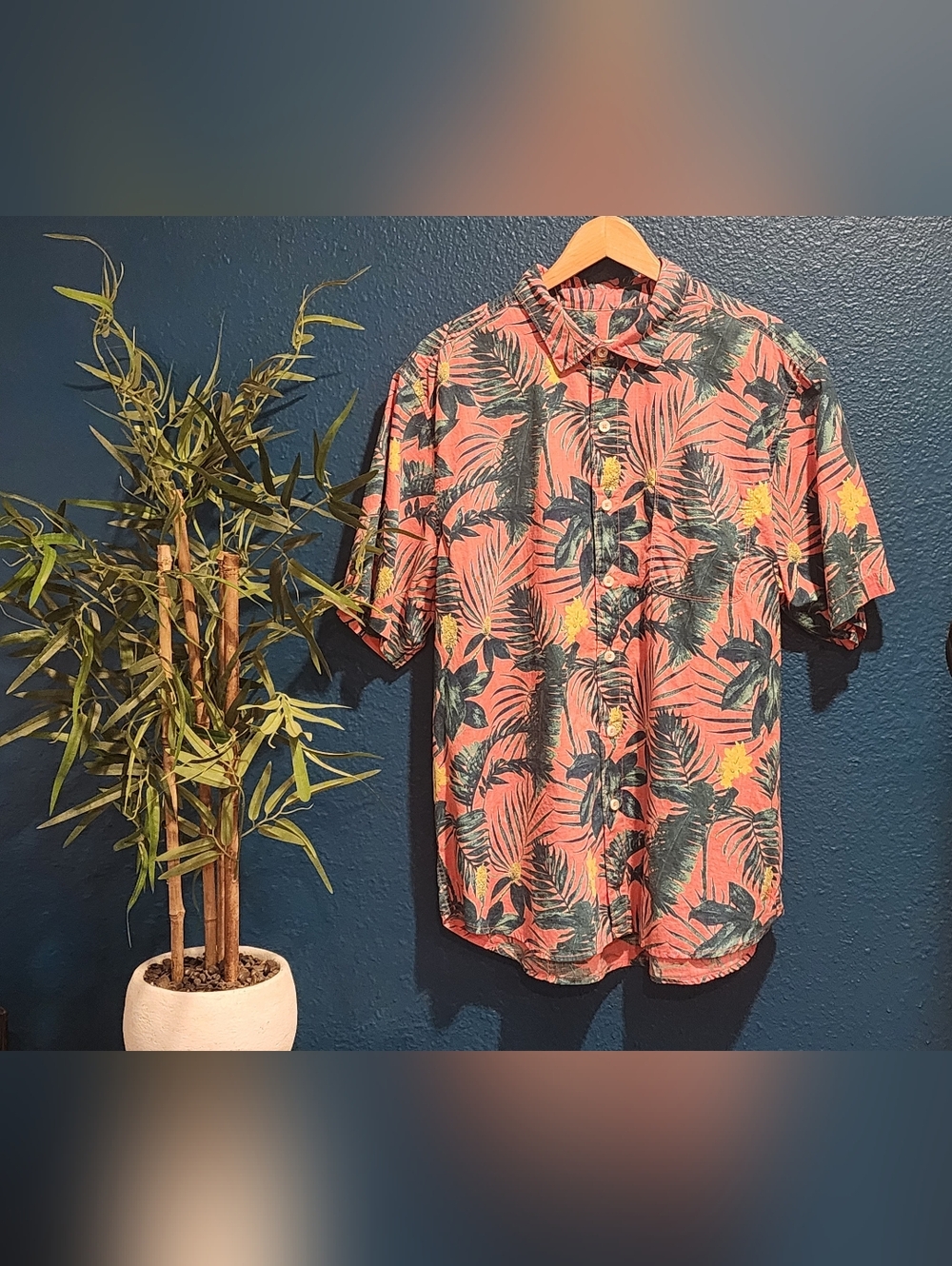 TOMMY BAHAMA - Men's Dress Shirt Tropical Green, Pink, Yellow, Floral & Foilage